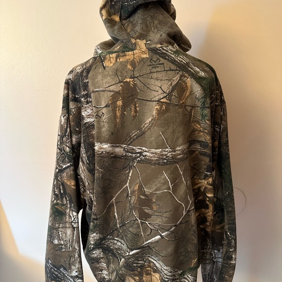 Boston Bruins Embroidered Pullover Sweatshirt - Picture 3 of 5